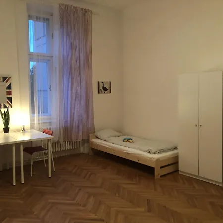 Apartment Apatrhostel With Good View