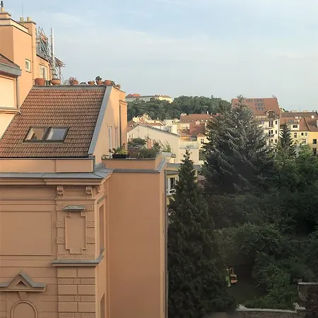 Apatrhostel With Good View 3*