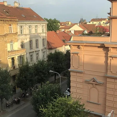 Apatrhostel With Good View 3* Brno